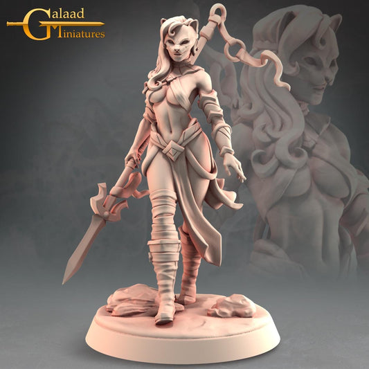 Female Human Fighter | Galaad Miniatures | Compatible with D&D/AoS | Fantasy | Tabletop RPG