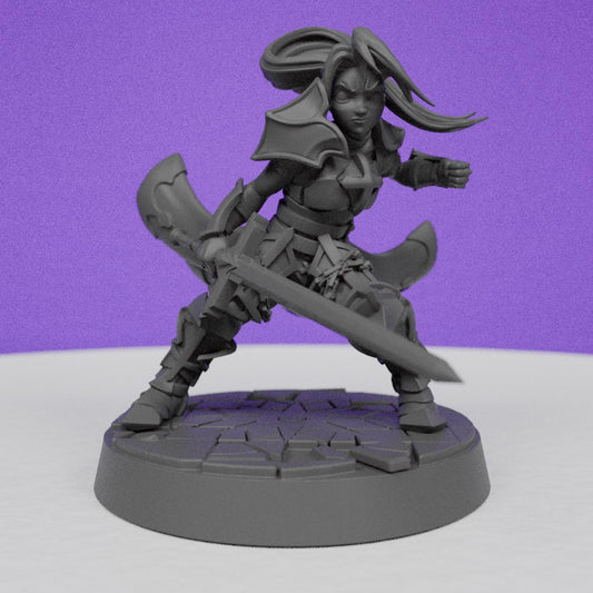 Female Vampire Fighter Dodging | CastnPlay Miniatures | Compatible with D&D/AoS | Fantasy | Tabletop RPG