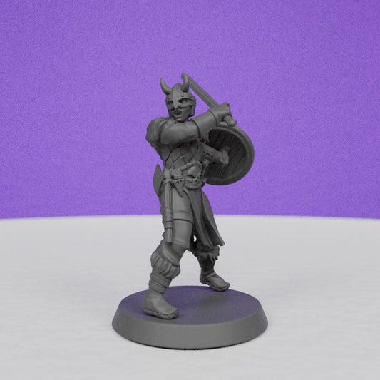 Female Norse Warrior | Galaad Miniatures | Compatible with D&D/AoS | Fantasy | Tabletop RPG