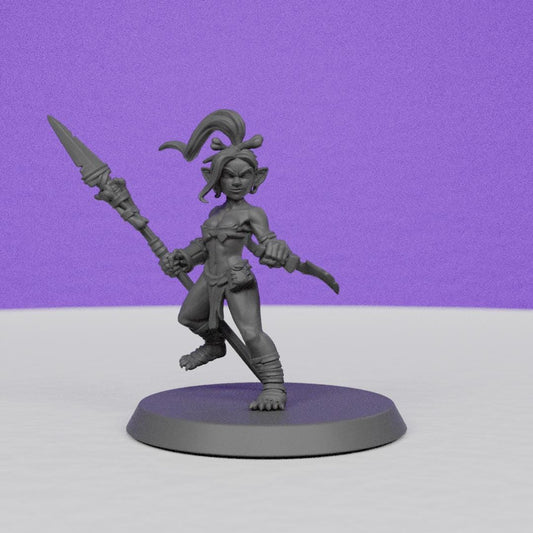 Female Goblin Fighter | Galaad Miniatures | Compatible with D&D/AoS | Fantasy | Tabletop RPG
