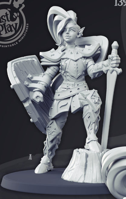 Female Elf Warrior Miniature | CastnPlay | Compatible with D&D/AoS | Fantasy