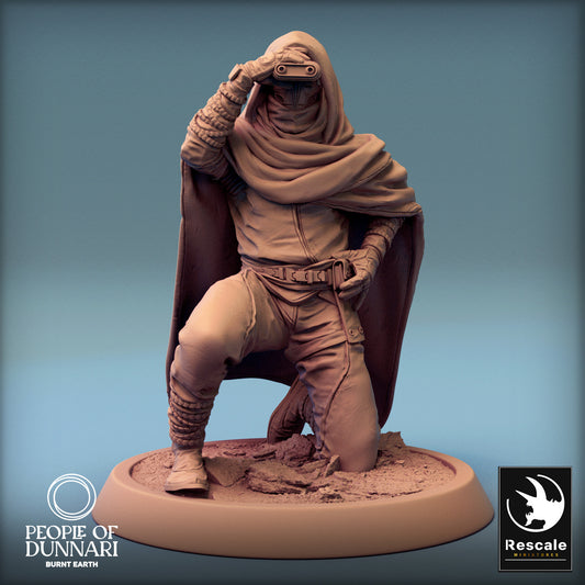 Dunnari Sandweaver Sit with Cloak | Rescale Miniatures | Compatible with D&D/AoS | Fantasy | Tabletop RPG
