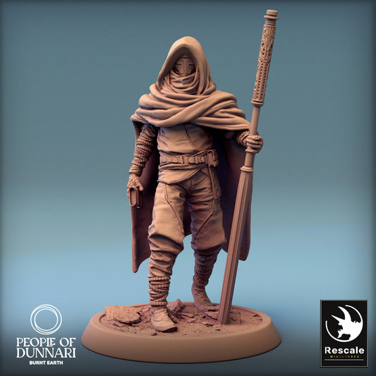 Dunnari Sandweaver Walk with Cloak | Rescale Miniatures | Compatible with D&D/AoS | Fantasy | Tabletop RPG