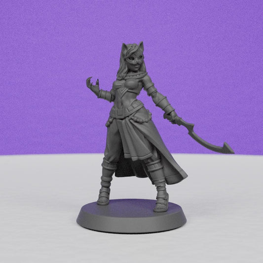 Female Cat Mask Fighter | Galaad Miniatures | Compatible with D&D/AoS | Fantasy | Tabletop RPG